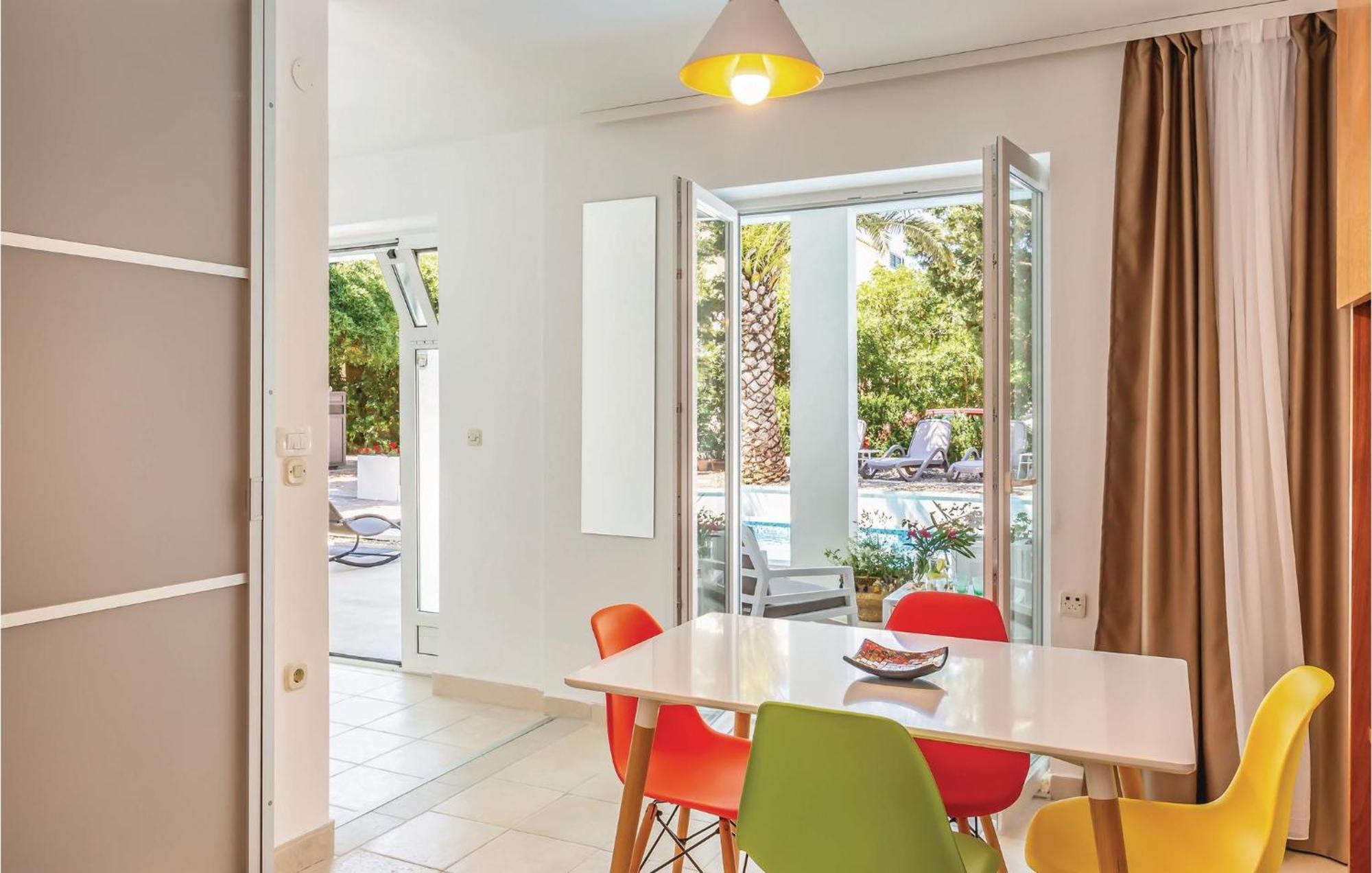 1 Bedroom Gorgeous Apartment In Makarska Exterior foto