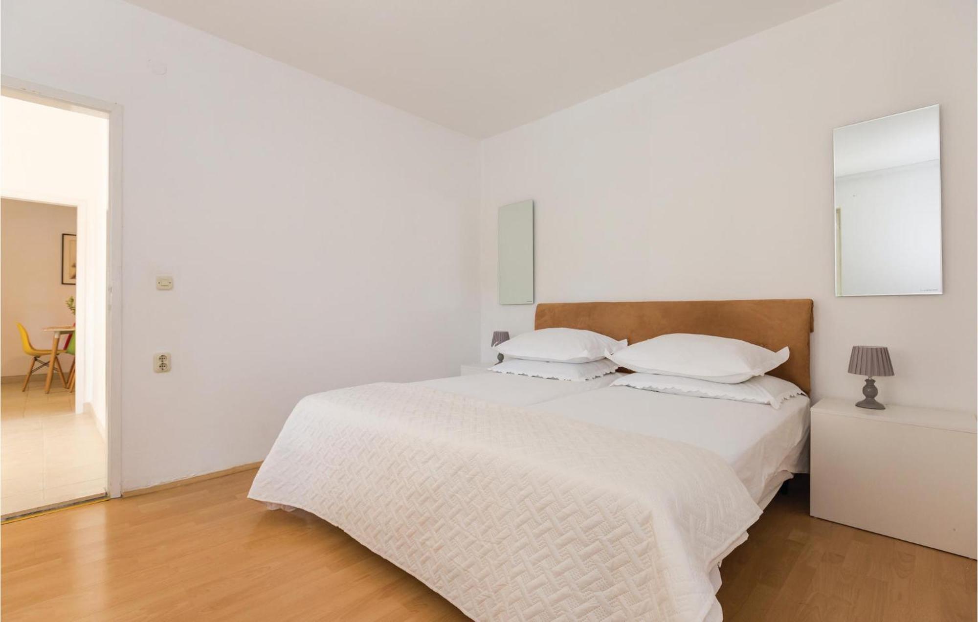 1 Bedroom Gorgeous Apartment In Makarska Exterior foto